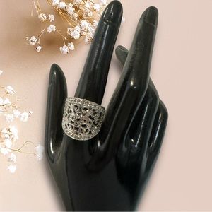 ❤️NWT BOUTIQUE SILVER TONE FILIGREE STRETCH RING